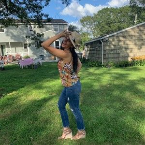 Meet your Posher, Carla